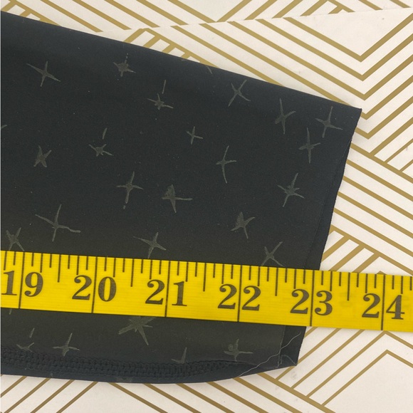 AR-33 black leggings with design - Picture 6 of 8